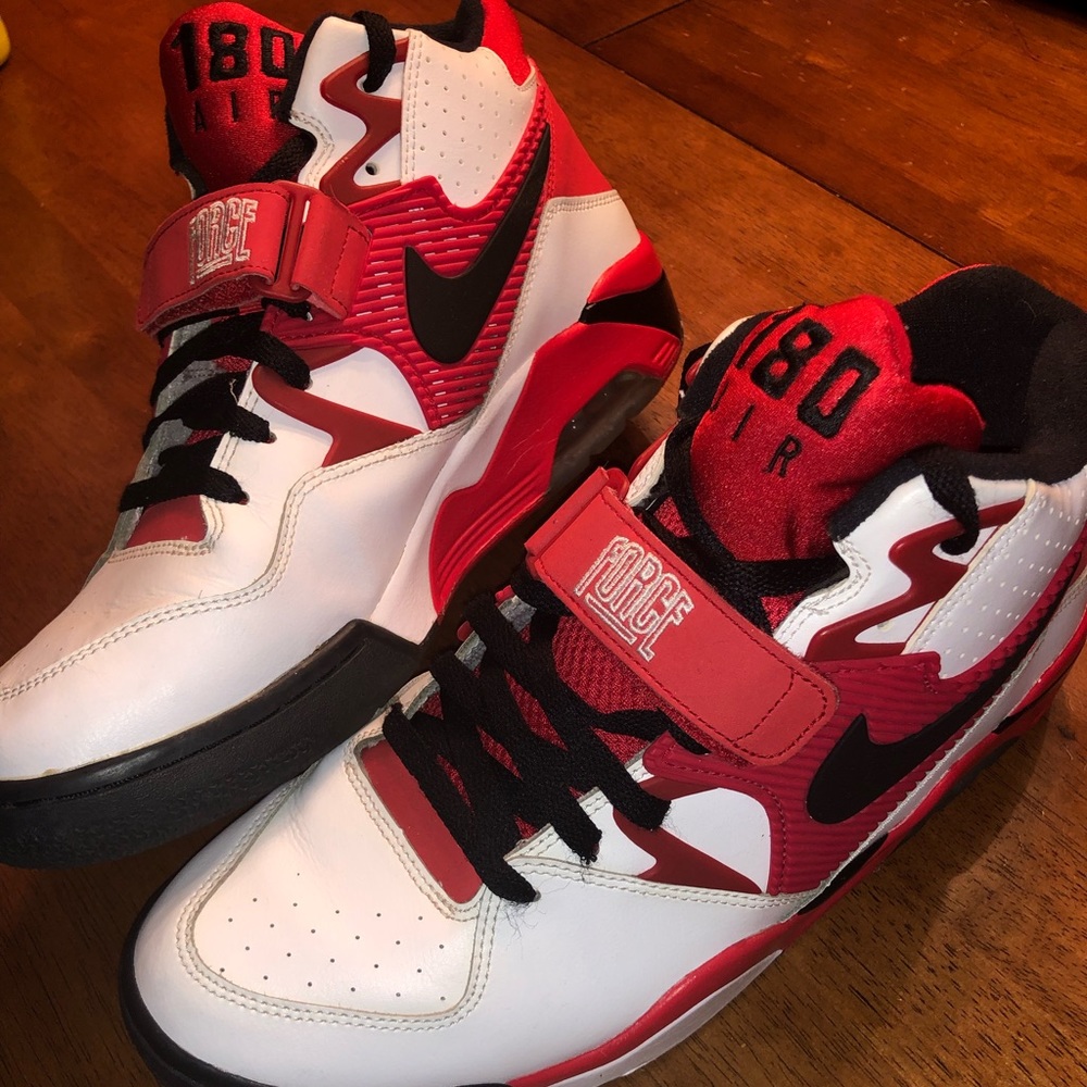 Nike Air Force 180